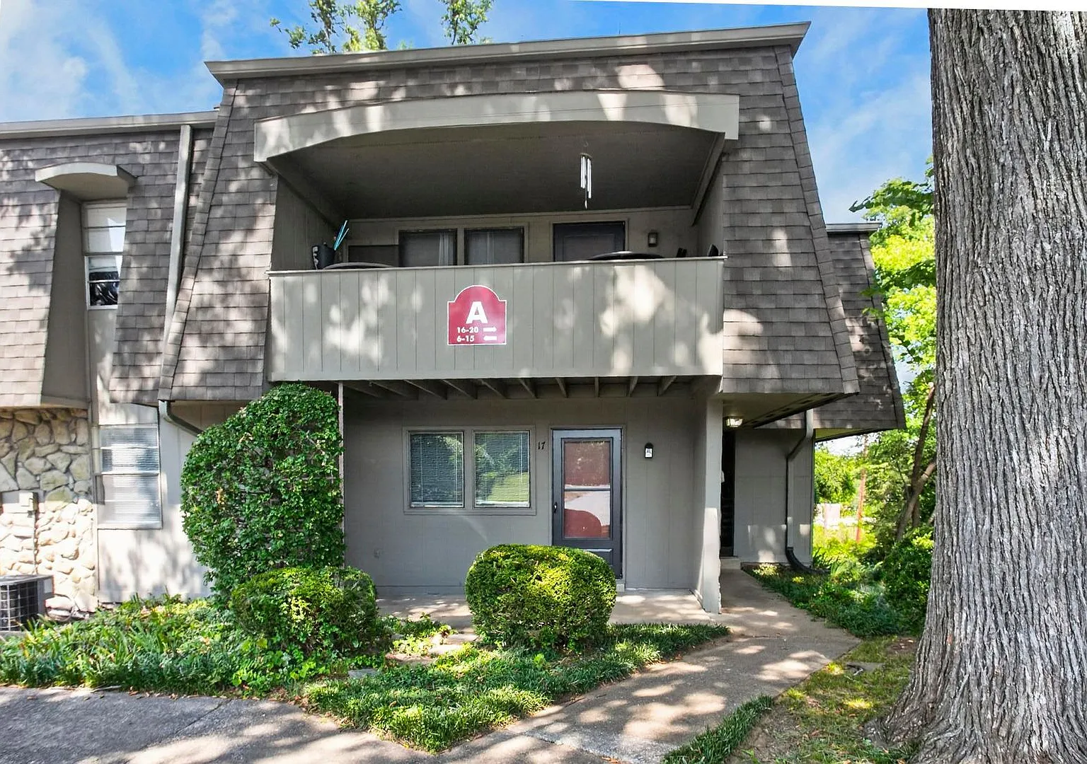 Charming 2-Bedroom Nashville Condo! — Photo 1