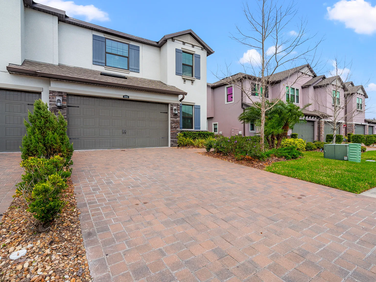 4 bed, 2.5 bath, 1844 sqft, $2,500 — Photo 2