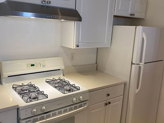 5th image of 526 8th St NE #1