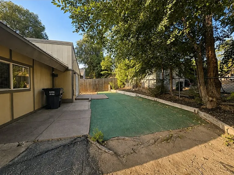 2532 W 3rd St — Photo 2