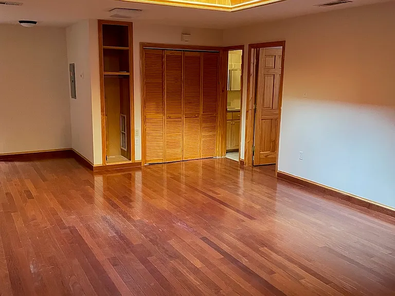 335 N 10th St #2-C — Photo 1