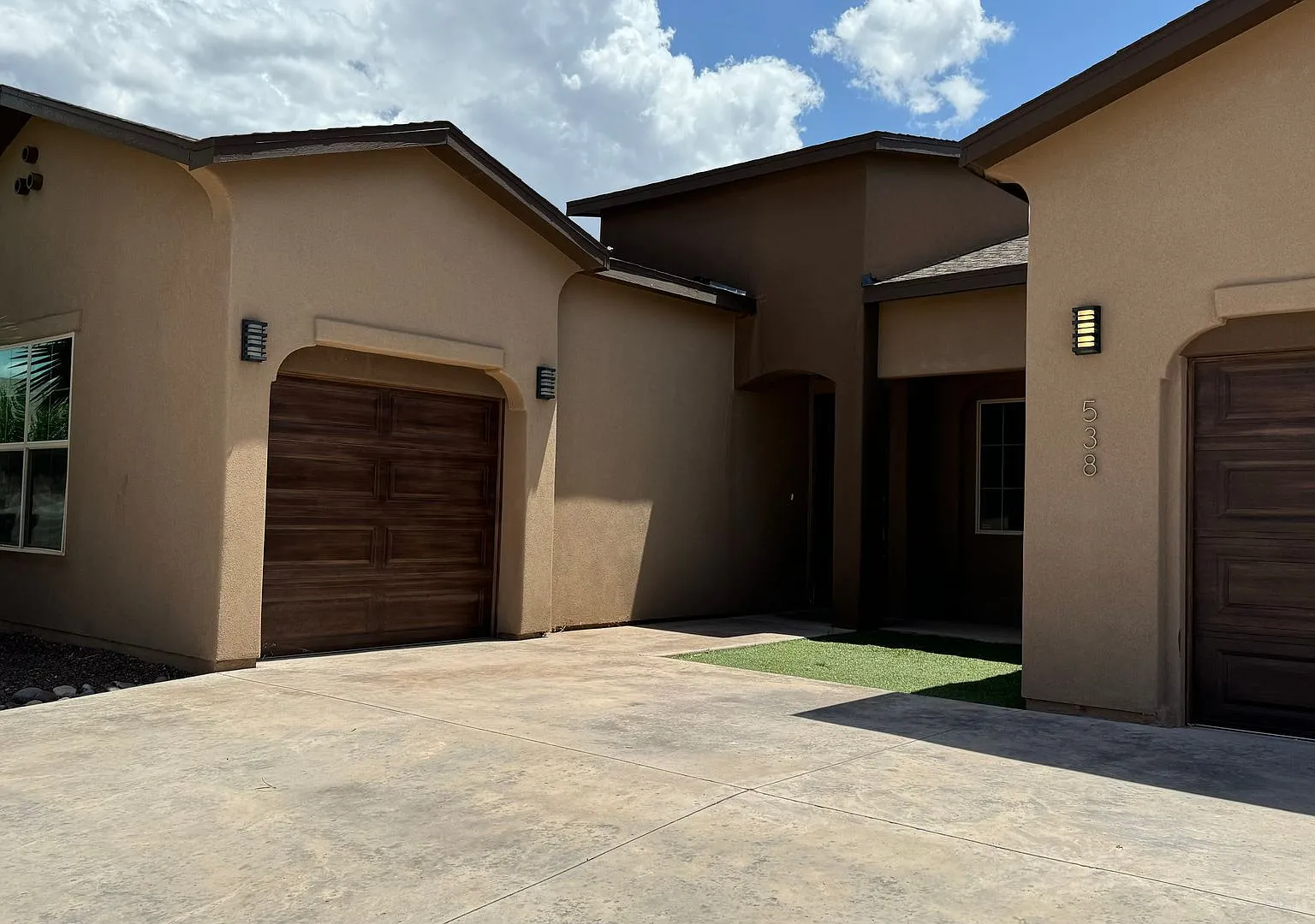 Beautiful 4 bedroom 2.5 bathroom — Photo 1