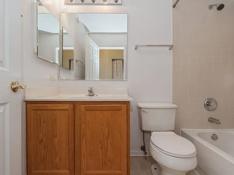 593 Prestwick Ln — Photo 46