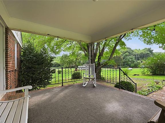 3rd image of 216 Underwood Rd