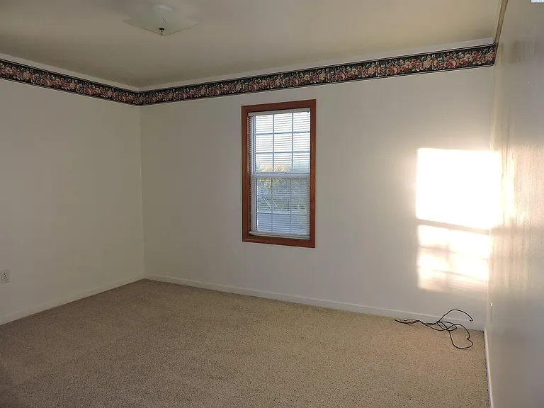 1714 Hunt Ave — Photo 11