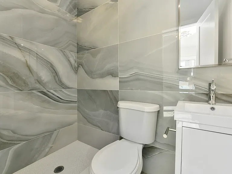 200 Maverick St #3 — Photo 7
