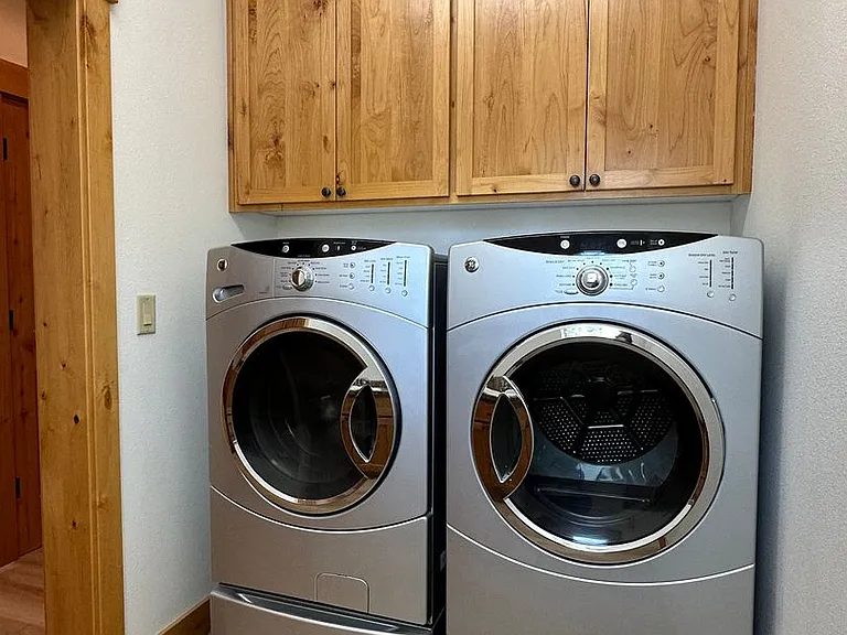 115 NW Mount Washington Dr — Photo 13