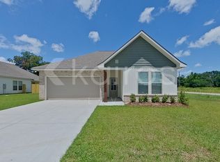 100 Acoustic Ln, Carencro, LA 70520