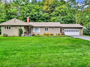 74 Woodridge Dr, Manchester, ME 04351
