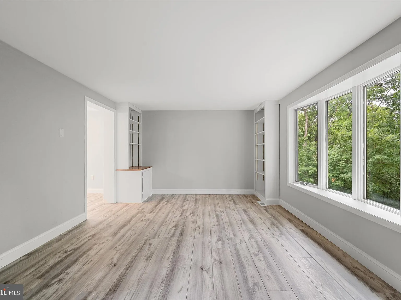 3 bed, 2.5 bath, $2,500 — Photo 4