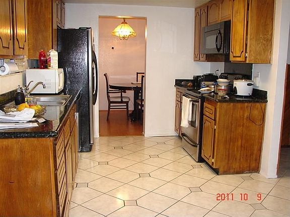 4th image of 10 Abbeywood Cir