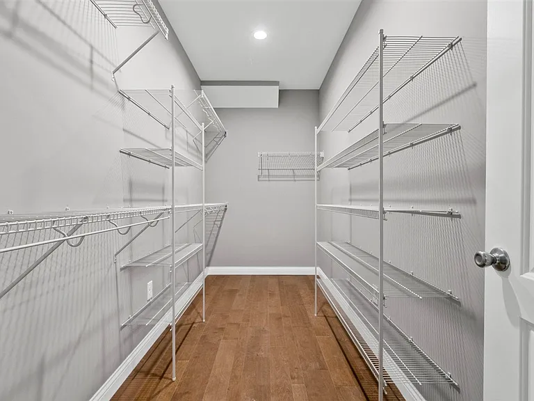 691 Denver Ln — Photo 18
