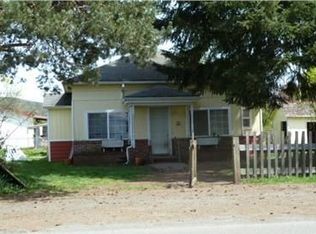 415 State St, Oakville, WA 98568