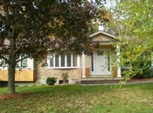 10 Westview Rd, Medfield, MA 02052