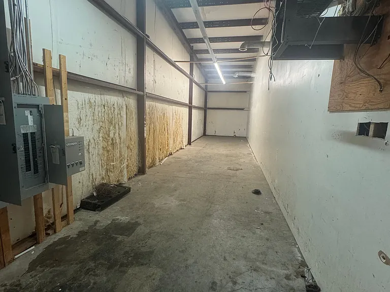 820 N Main St — Photo 6