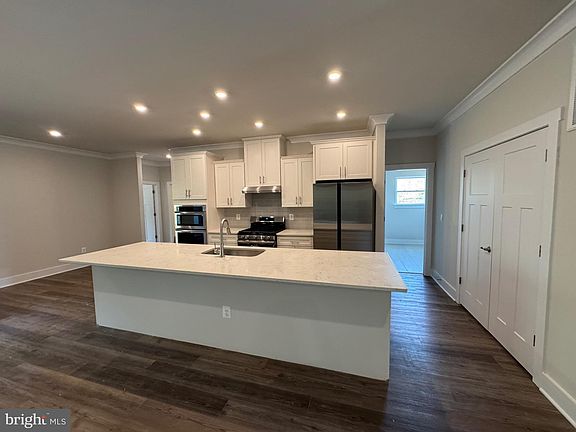 4th image of 9106 Bell Mare Ln