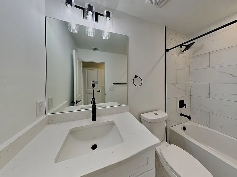 2308 NW 9th Ave — Photo 12