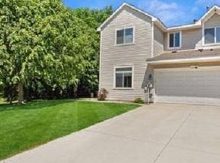 633 Kingfisher Ln APT D, Woodbury, MN 55125
