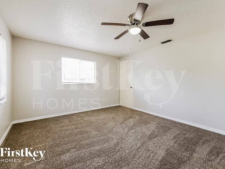 2126 SE 5th Ter — Photo 12