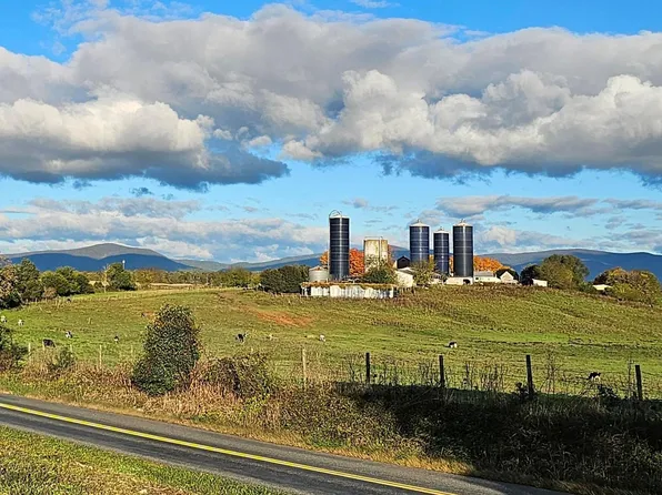 7 Fredericksburg Rd, Ruckersville, VA 22968