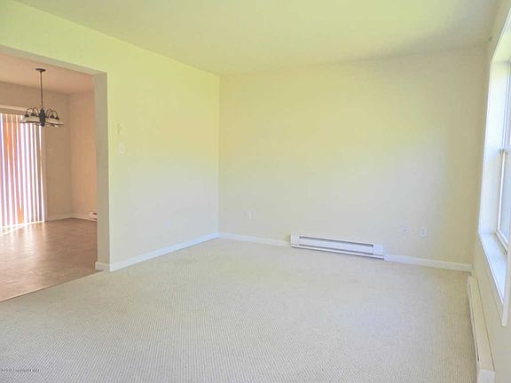 3rd image of 112 Yellow Leaf Ct