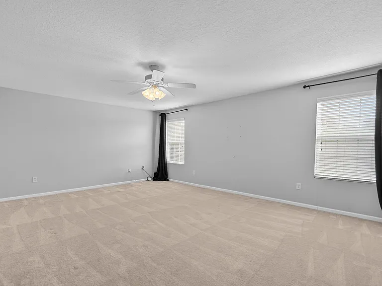 112 Kildrummy Ct — Photo 25