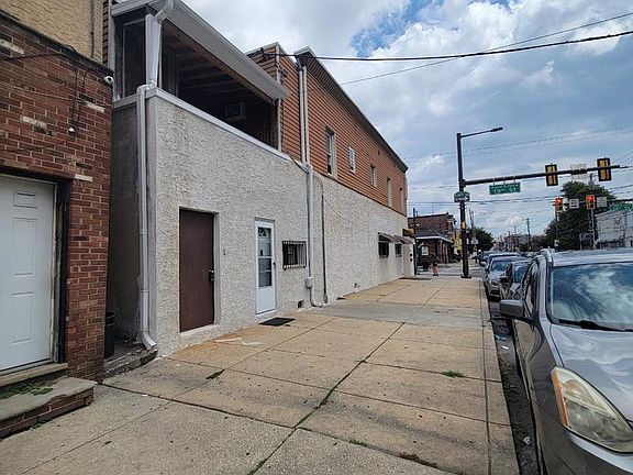 3rd image of 2048 S 19th St