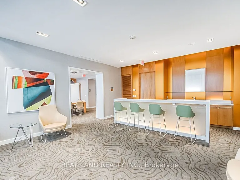 832 Bay St #502 — Photo 22
