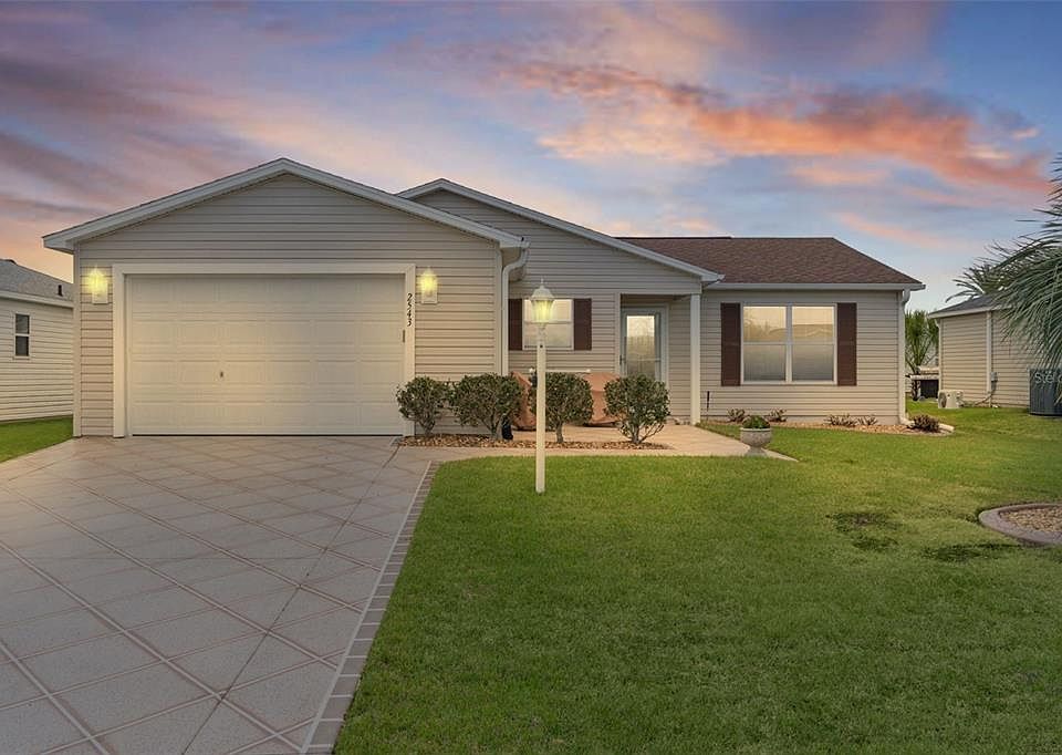 1st image of 2543 Raintree Dr