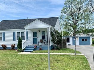 1606 New Bern St, Newport, NC 28570