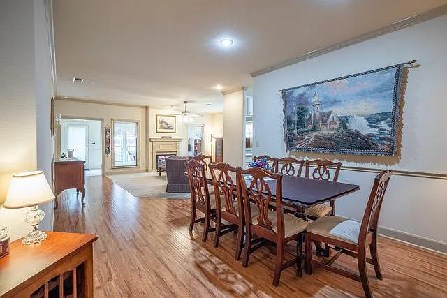 3 bed, 1857 sqft, $2,340 — Photo 4