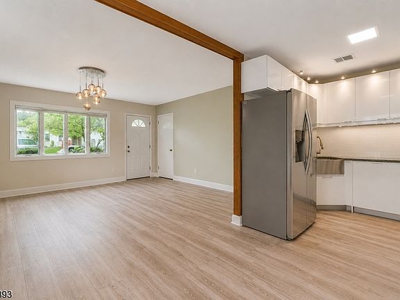 5th image of 53 Harry Rd