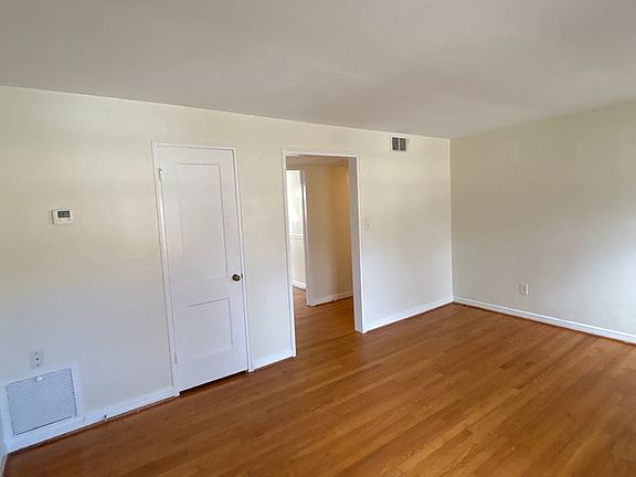 4th image of 2425 Longview Ave SW APT 22