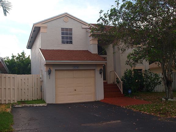 4th image of 10780 NW 37th Pl