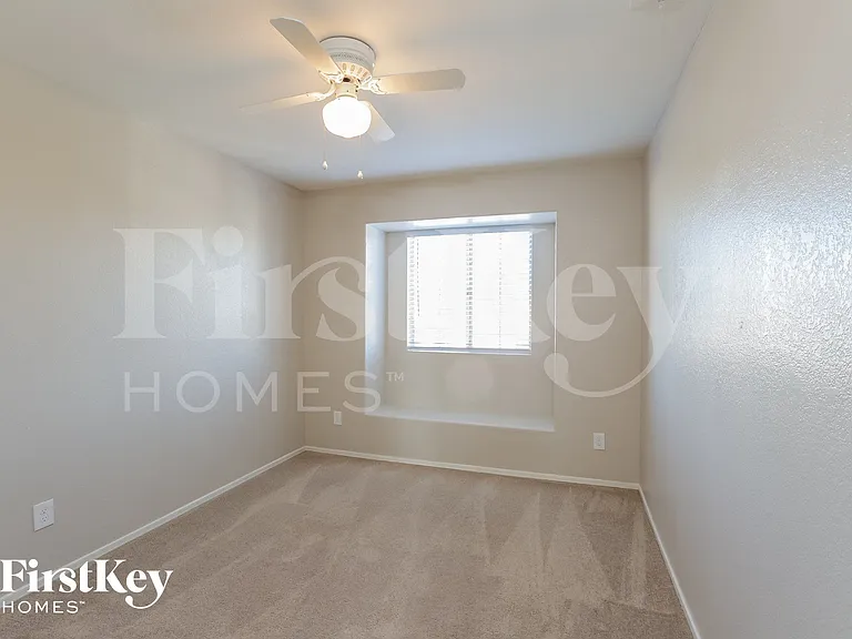 8735 W Sierra Vista Dr — Photo 10