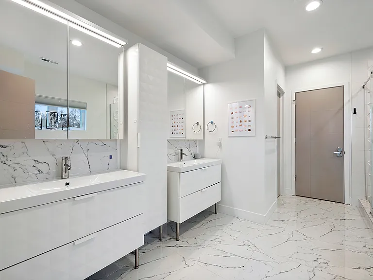 2037 N Hooker St #L — Photo 20