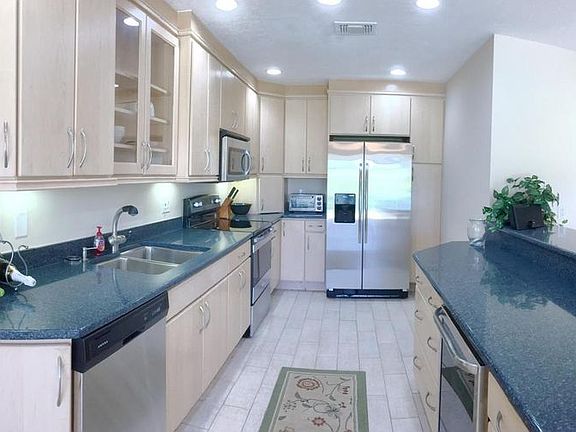 5th image of 1071 SW Mockingbird Dr