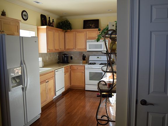 2nd image of 304 Banister Dr #401