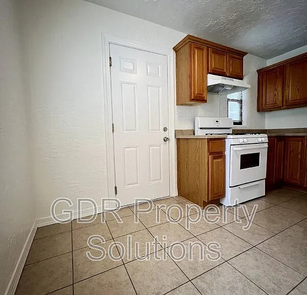 3529 Ross Ave SE — Photo 18