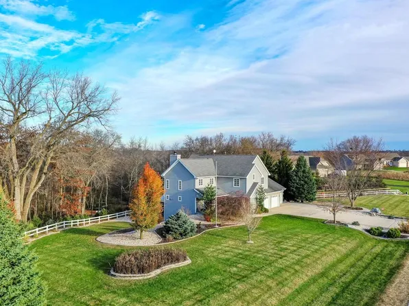 8707 North Stone Farm Road, Edgerton, WI 53534