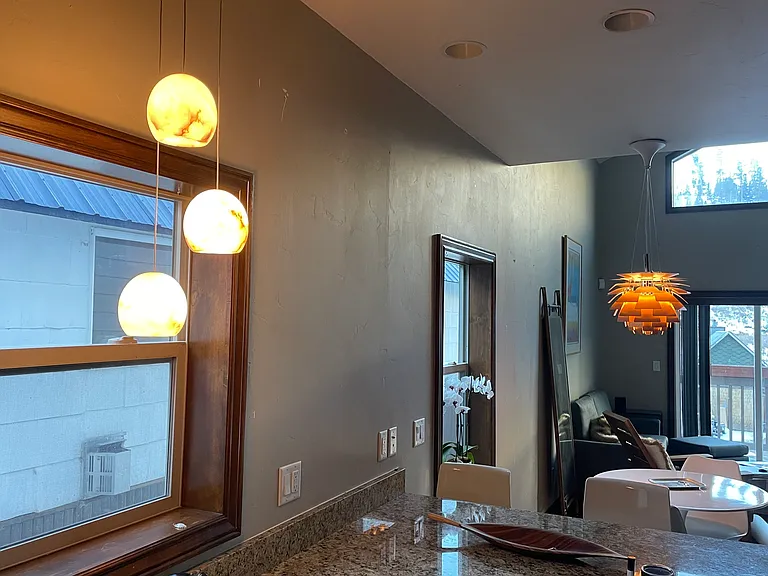 376 Eagle St — Photo 4