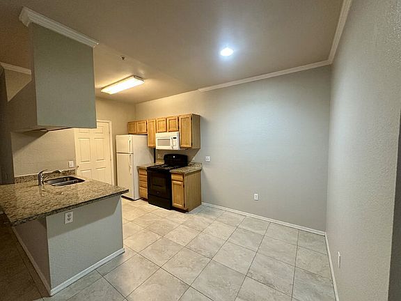 4th image of 5401 E Van Buren St Unit 1042