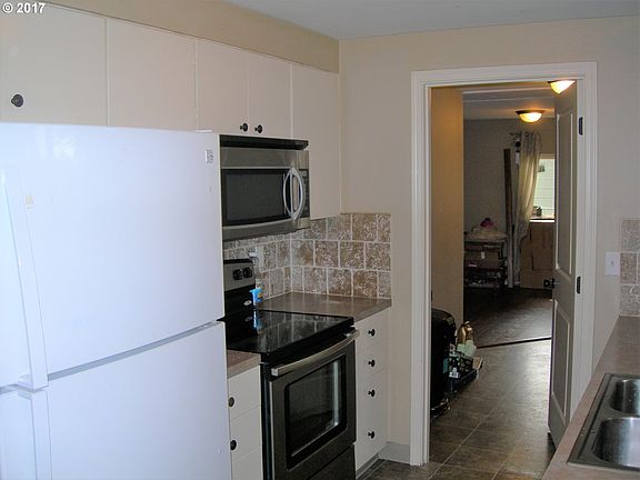 3rd image of 7102 NE 60th Ave