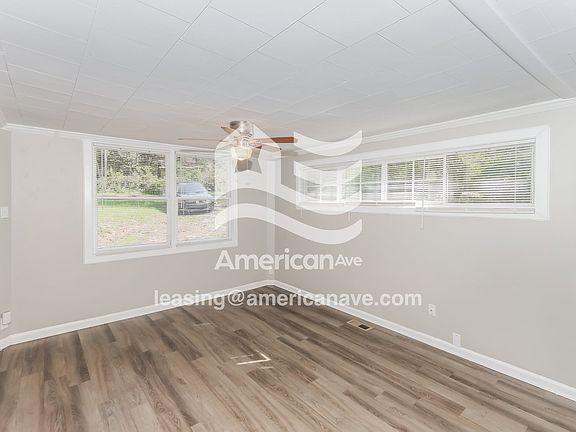 1237585_002_wm_-_living_room_13160754.jpg