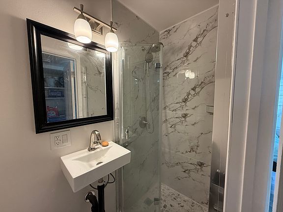 5th image of 4158 Aquarius Cir