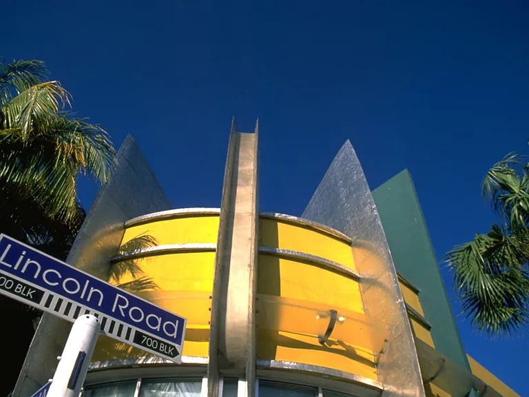 Ocean Dr — Photo 114