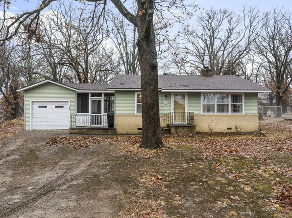 19 E 15th St, Grove, OK 74344