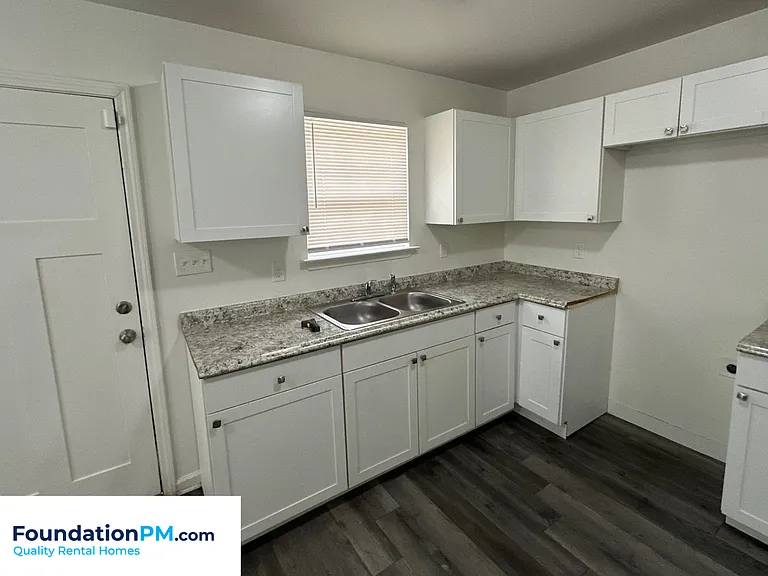 2966 Watson St — Photo 3