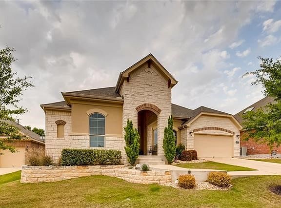 Huge covered back patio!