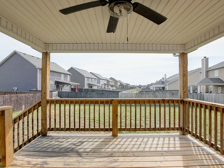 702 Ellie Nat Dr — Photo 16